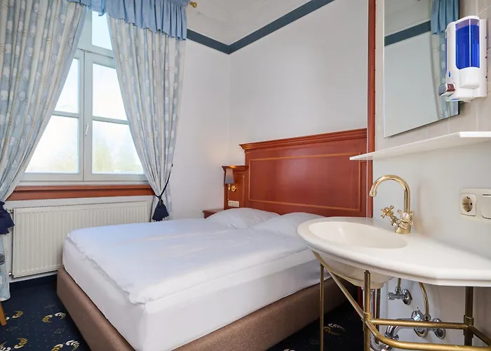 Tafernwirtschaft Schoenbrunn 3* 란츠후트