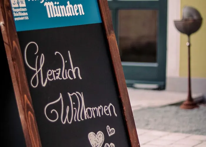 Tafernwirtschaft Schoenbrunn 호텔 란츠후트